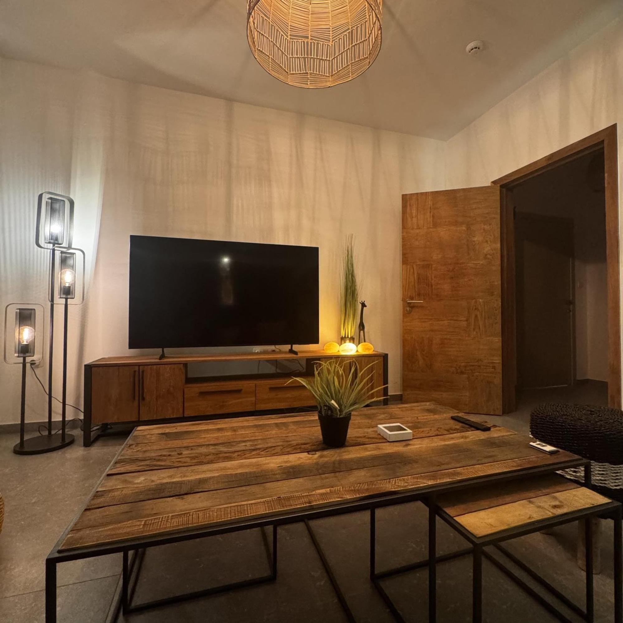Alissa Airport Apartment